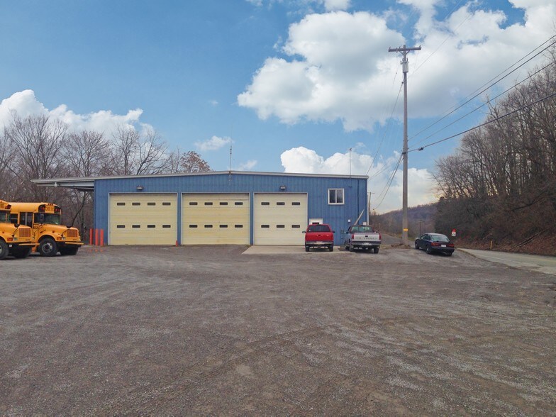 2470 Evans City Rd, Harmony, PA à louer - Photo du bâtiment - Image 2 de 12