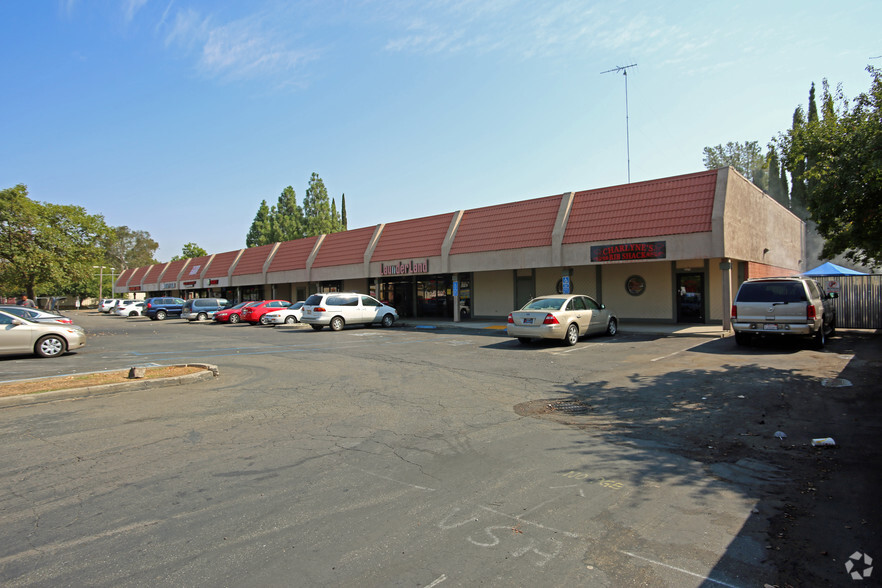 3270-3290 Northgate Blvd, Sacramento, CA for lease - Building Photo - Image 2 of 6