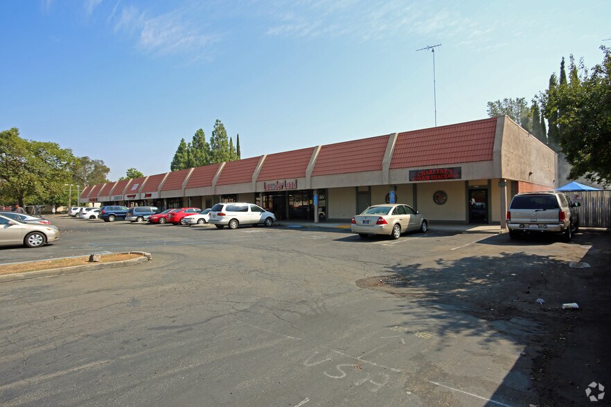 3270-3290 Northgate Blvd, Sacramento, CA à louer - Photo du bâtiment - Image 2 de 6