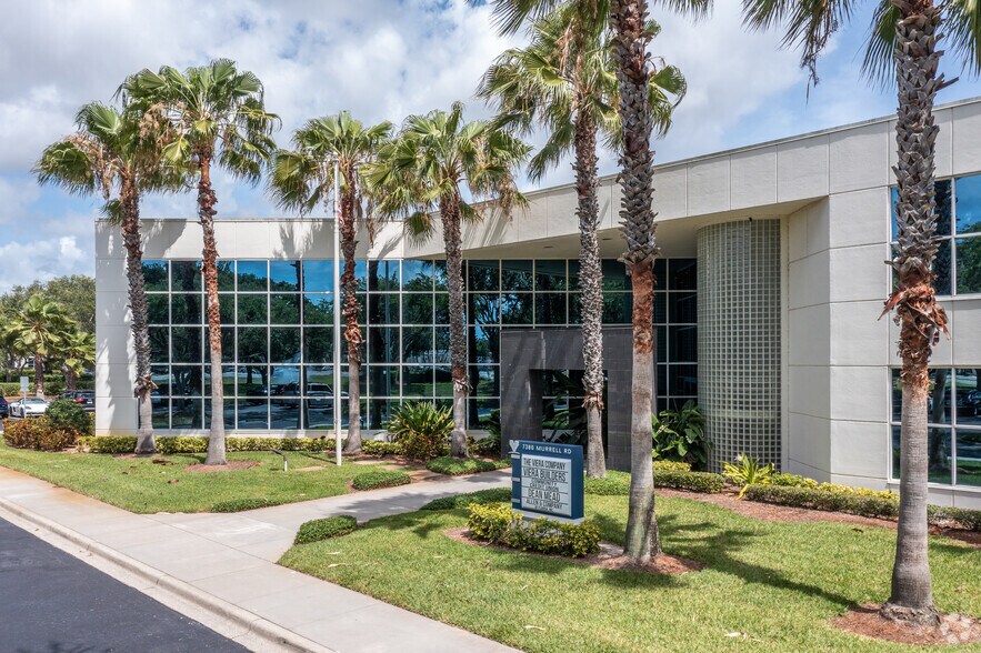 8240 Devereux Dr, Melbourne, FL à louer - Photo du bâtiment - Image 2 de 7