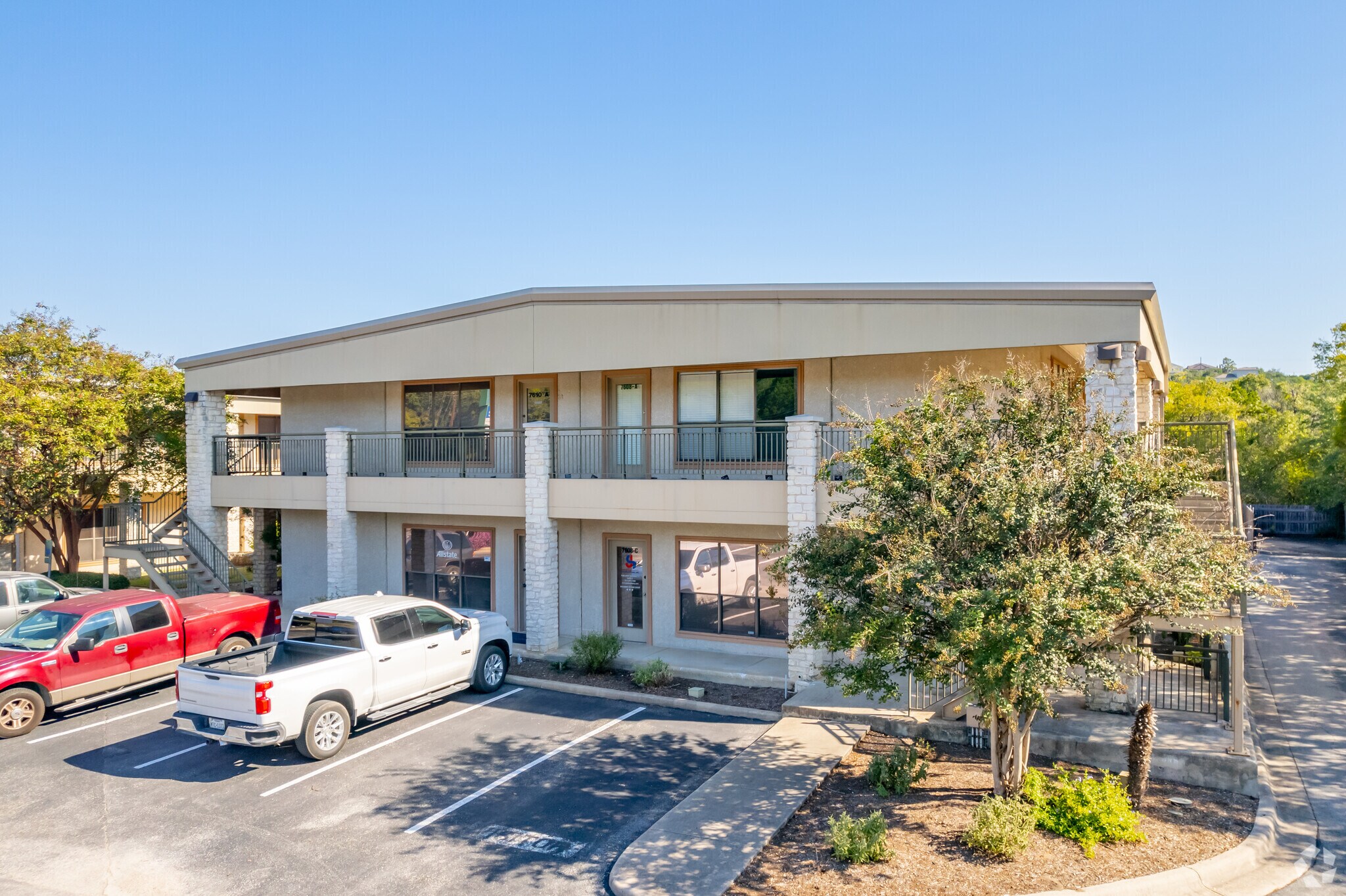 7608-7614 Hwy 71 W, Austin, TX à louer Photo du bâtiment- Image 1 de 12
