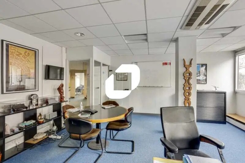 Office in Rueil-Malmaison for sale - Interior Photo - Image 3 of 4