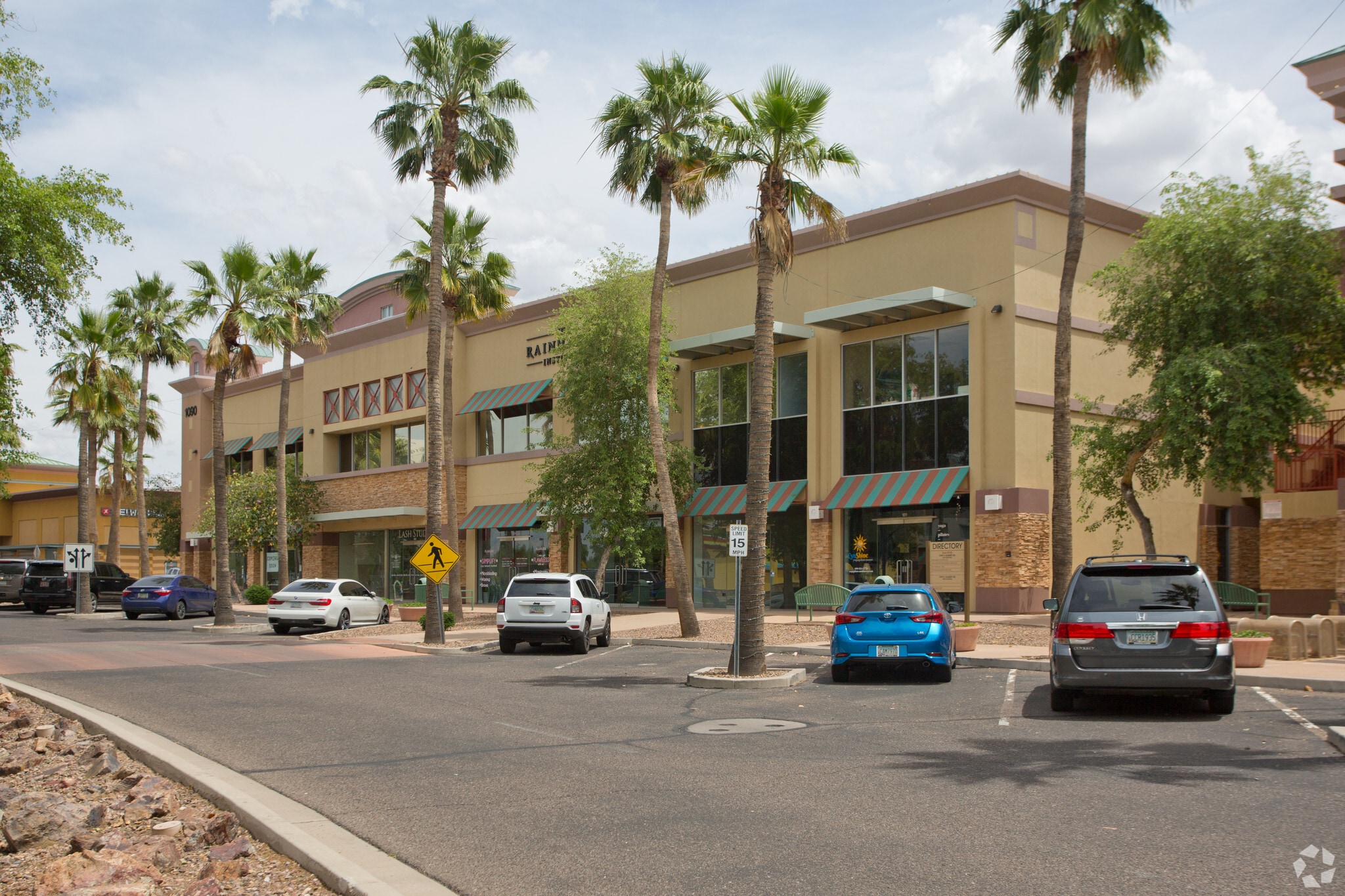 1090 S Gilbert Rd, Gilbert, AZ for lease Primary Photo- Image 1 of 12
