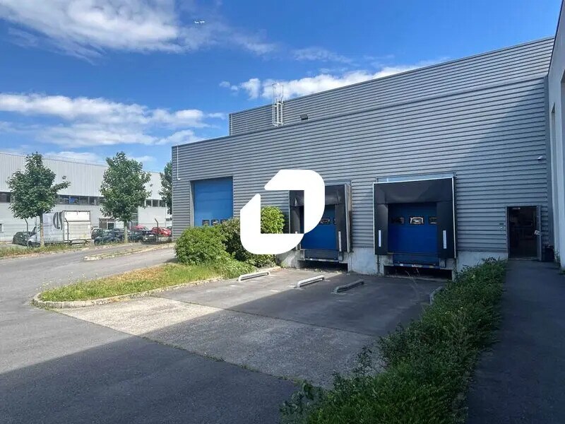 Industrial in Sartrouville for lease Building Photo- Image 1 of 27