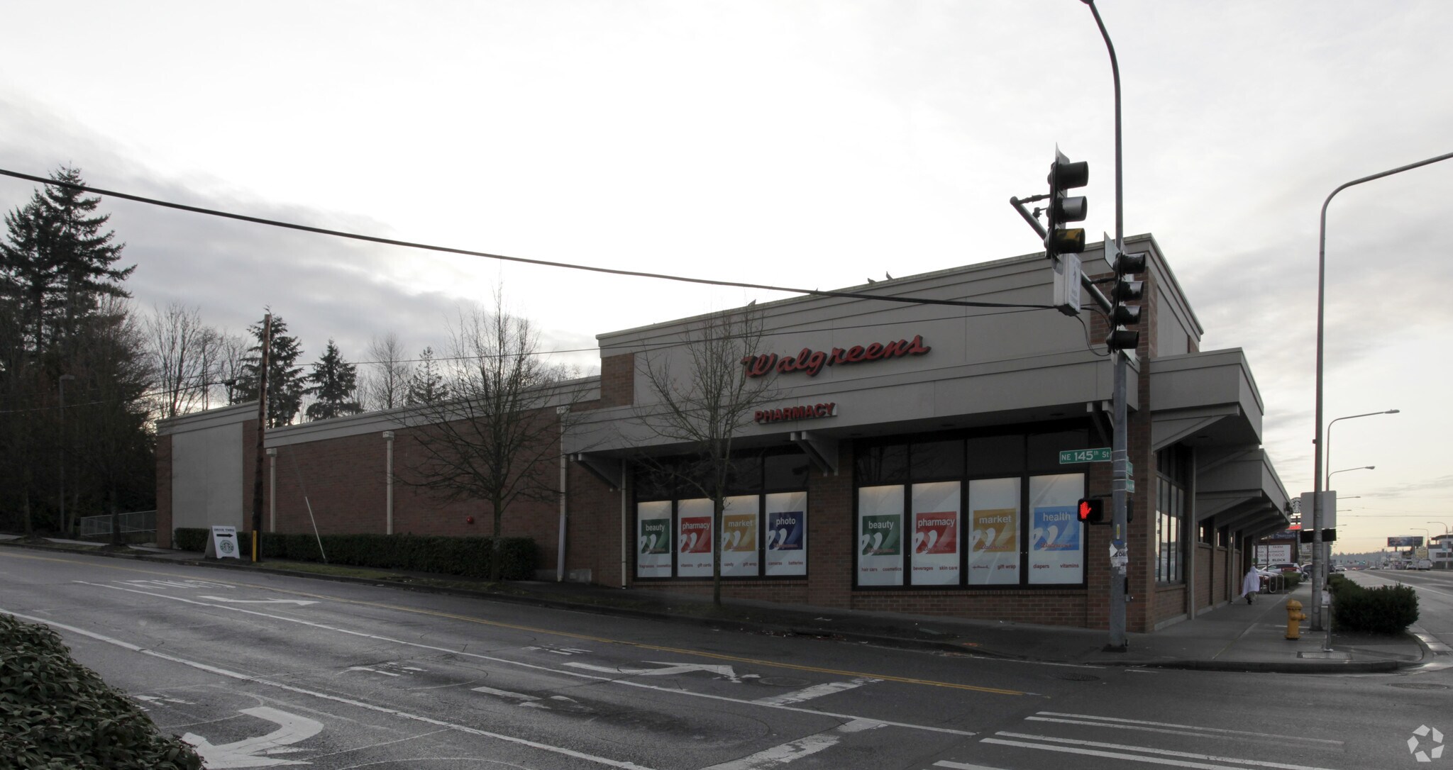 14352 Lake City Way NE, Seattle, WA à louer Photo du bâtiment- Image 1 de 6