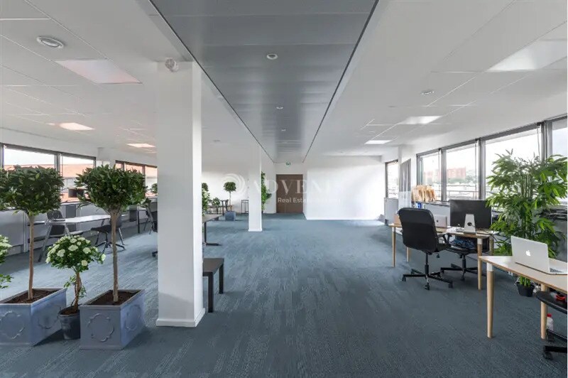 Bureau dans Ivry-sur-Seine à vendre - Photo du bâtiment - Image 3 de 9