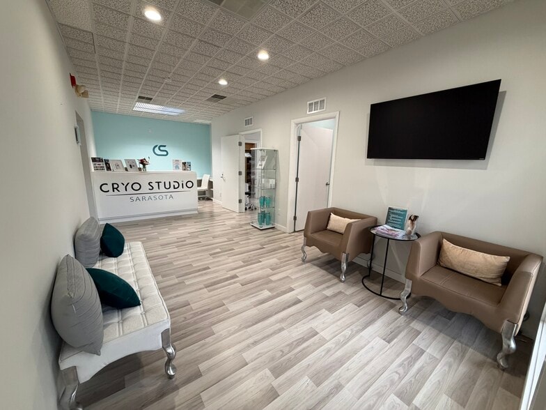2100 S Tamiami Trl, Sarasota, FL for lease - Building Photo - Image 3 of 6