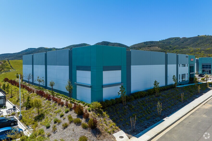 42625 Avenida Alvarado, Temecula, CA à vendre - Photo du bâtiment - Image 2 de 7