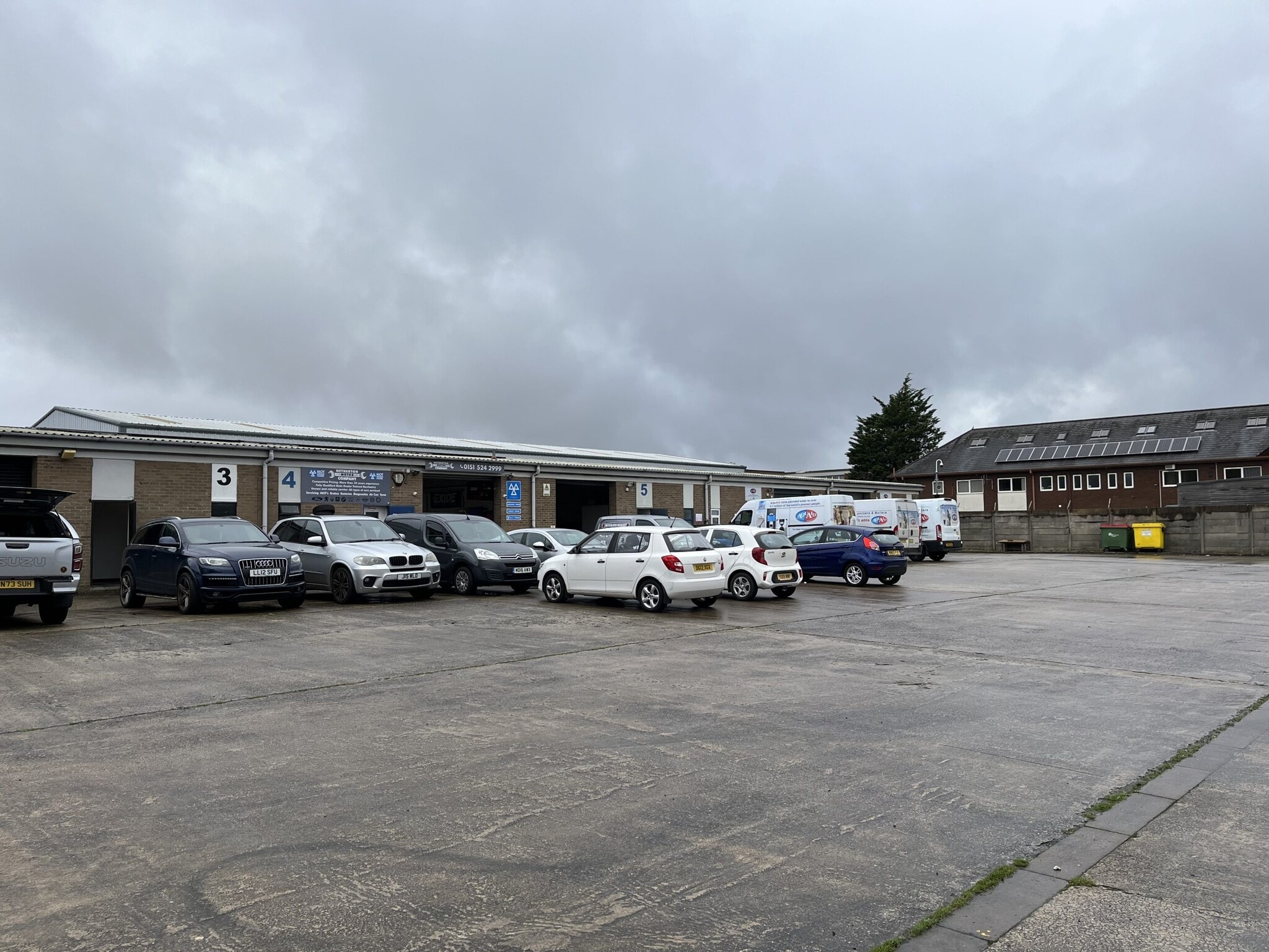 Bridle Way, Bootle for lease Primary Photo- Image 1 of 3