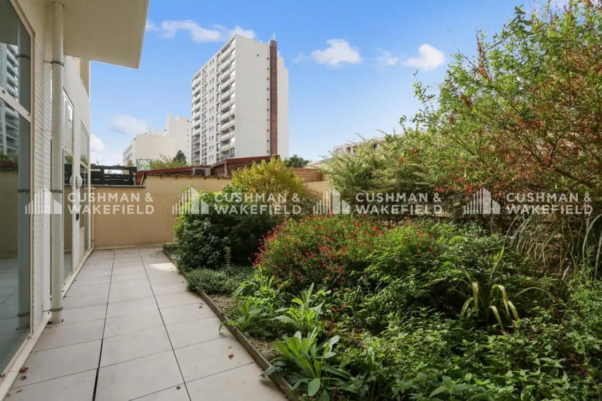 77 Rue Jean Bleuzen, Vanves for lease Building Photo- Image 1 of 6