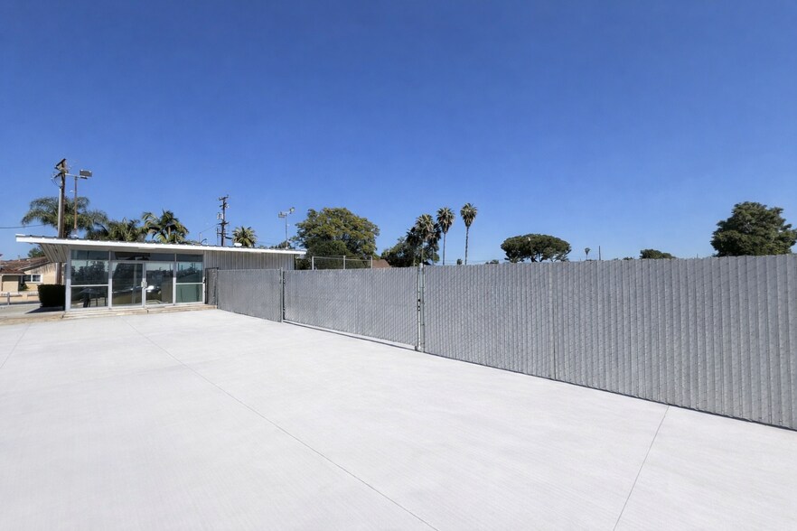 500 S Harbor Blvd, La Habra, CA à louer - Photo du bâtiment - Image 3 de 5
