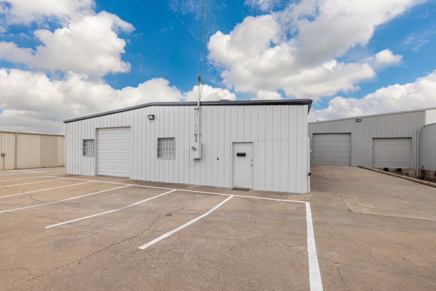 4400 Garland Dr, Haltom City, TX for lease Primary Photo- Image 1 of 14