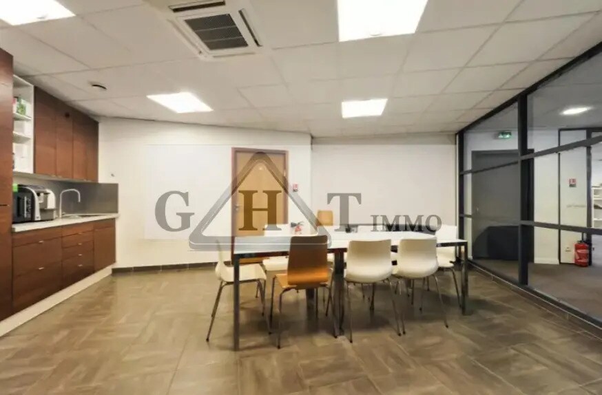 Bureau dans Saint-Maur-des-Fossés à vendre - Photo intérieure - Image 3 de 9