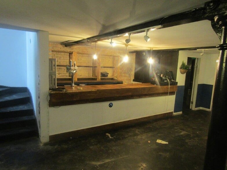 100 High St, Bedford for lease - Building Photo - Image 3 of 4