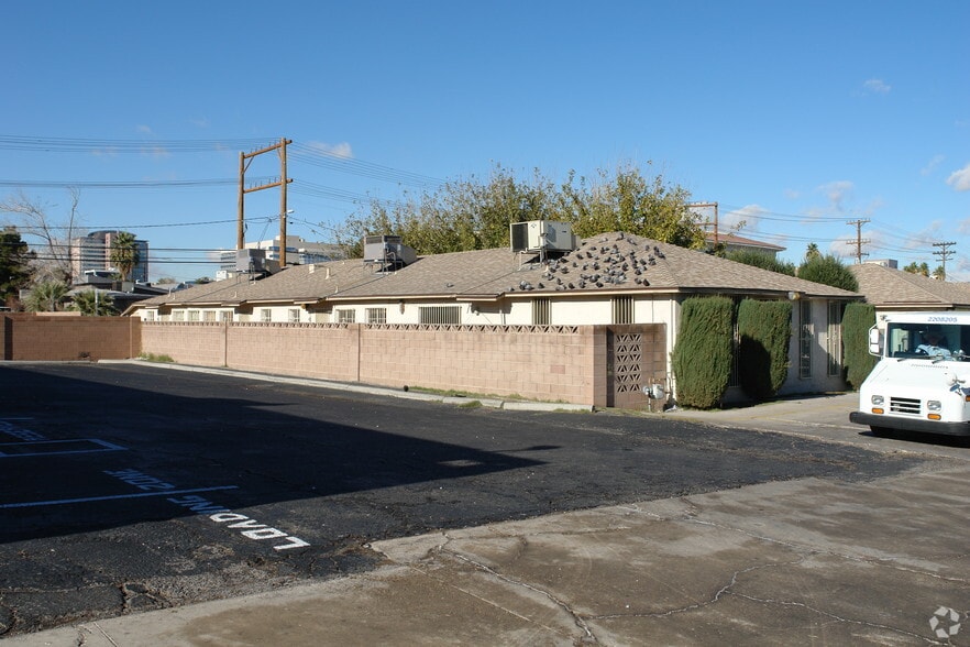 618-620 S 11th St, Las Vegas, NV à vendre - Photo du bâtiment - Image 2 de 4