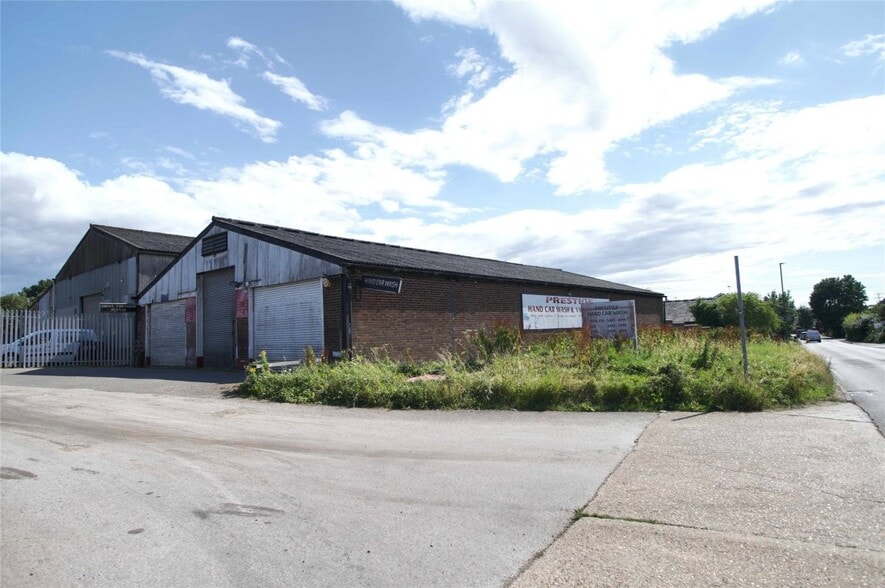 40 Barnett Wood Ln, Leatherhead for lease - Building Photo - Image 2 of 2