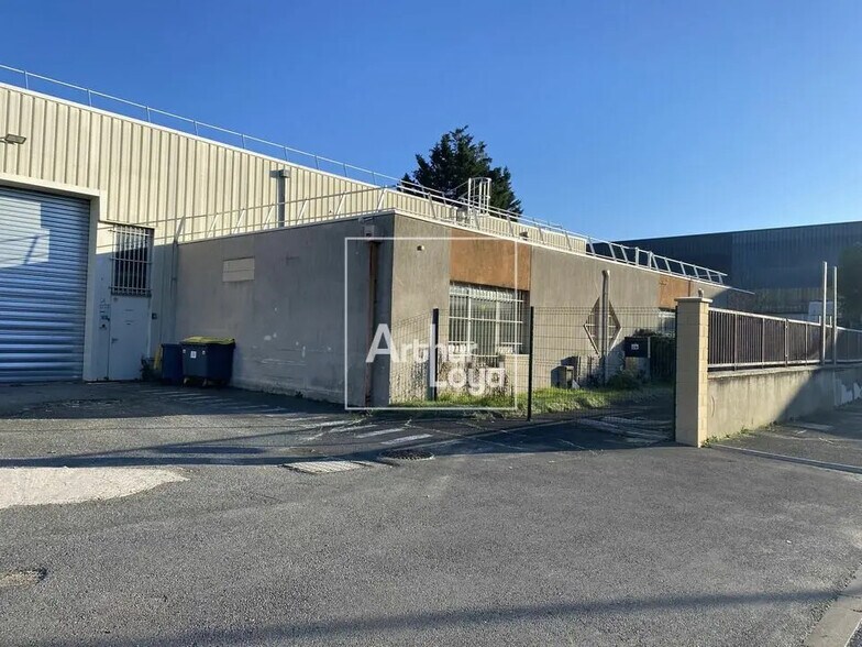 Office in Montgeron for lease - Building Photo - Image 3 of 9