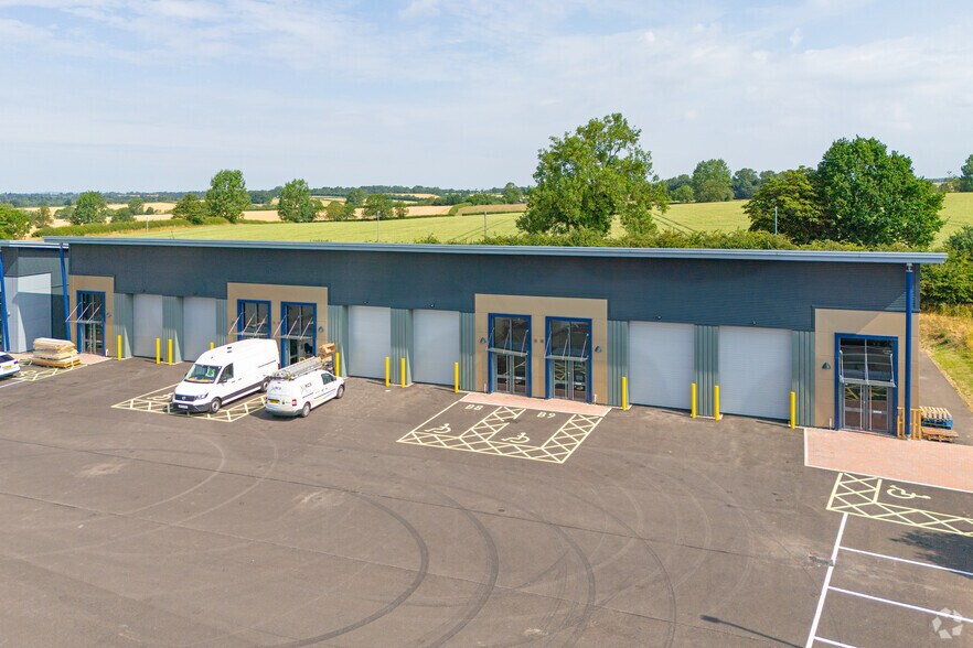 Wistow Rd, Leicester à louer - Photo du bâtiment - Image 1 de 5