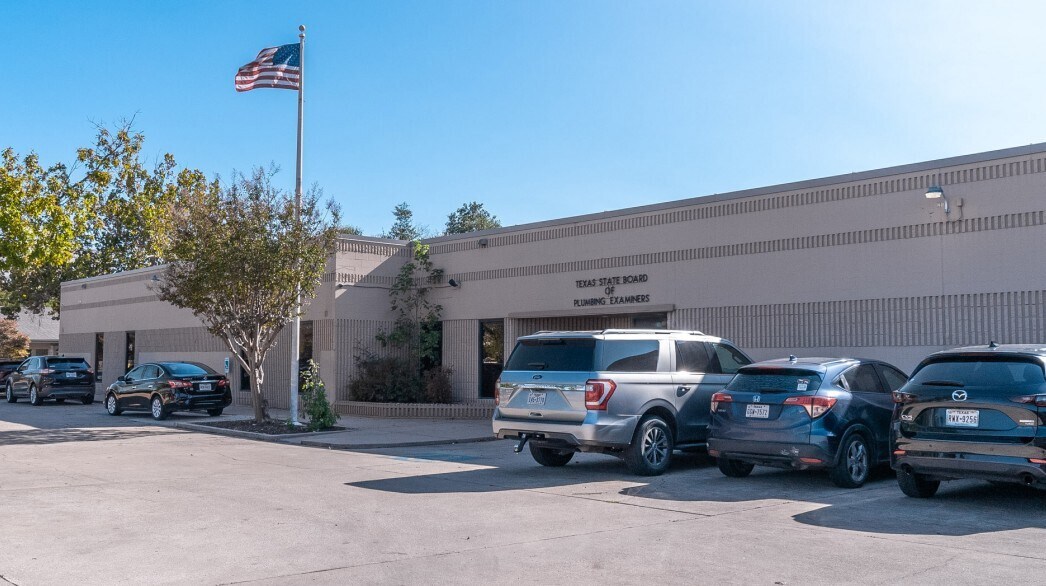 929 E 41st St, Austin, TX for lease Building Photo- Image 1 of 11