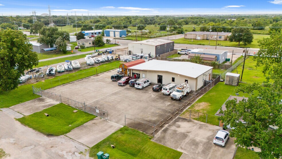 915 Orange St, La Marque, TX à vendre - Photo du bâtiment - Image 1 de 23