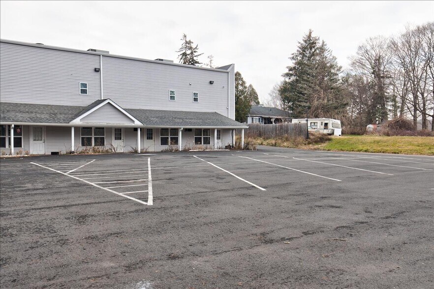 3466 Main St, Coventry, CT à vendre - Photo du bâtiment - Image 2 de 2