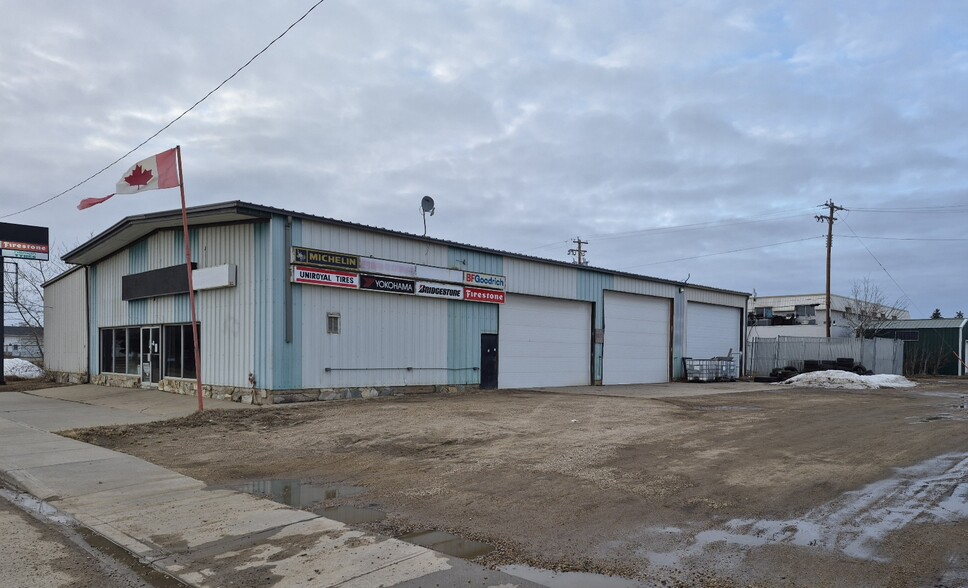 5018 52 Ave, Tofield, AB for sale - Building Photo - Image 2 of 23