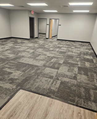 6300-6320 Eastwood Ct, Mequon, WI for lease - Interior Photo - Image 3 of 7