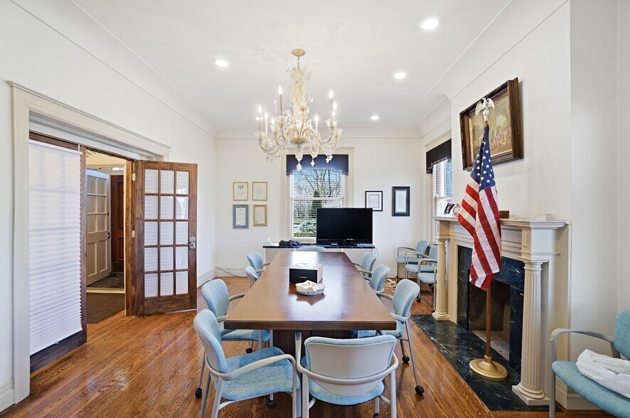 2406 Auburn Ave, Cincinnati, OH à vendre - Photo du bâtiment - Image 3 de 71