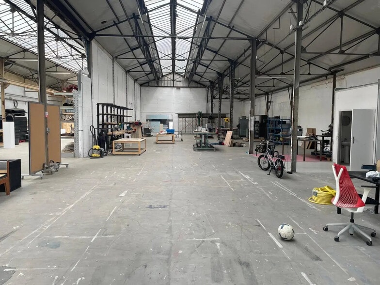 Local d'activités dans Saint-Denis à vendre - Photo intérieure - Image 3 de 10
