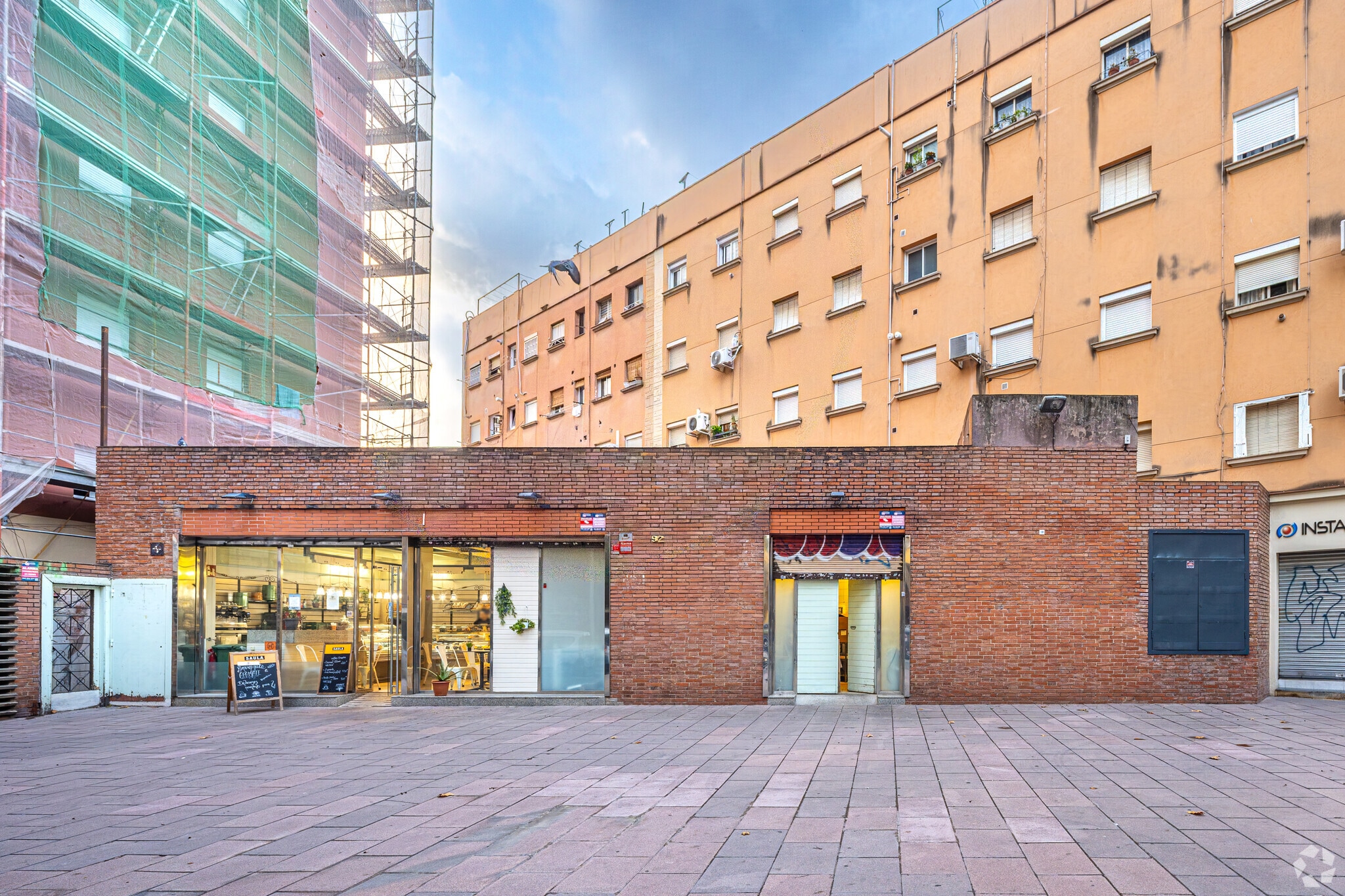 Retail in Barcelona, Barcelona for lease Primary Photo- Image 1 of 7