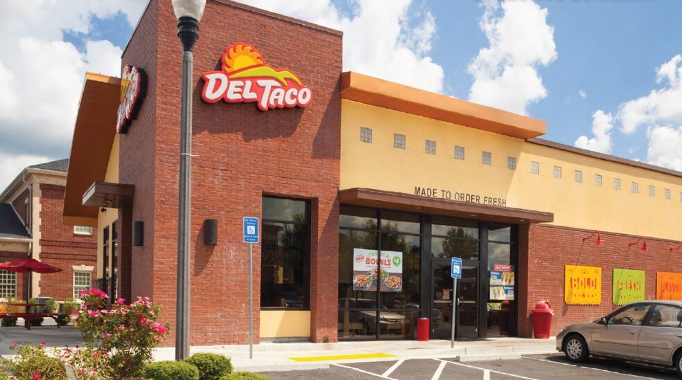 745 Chastain Rd NW, Kennesaw, GA à louer - Photo du bâtiment - Image 2 de 7