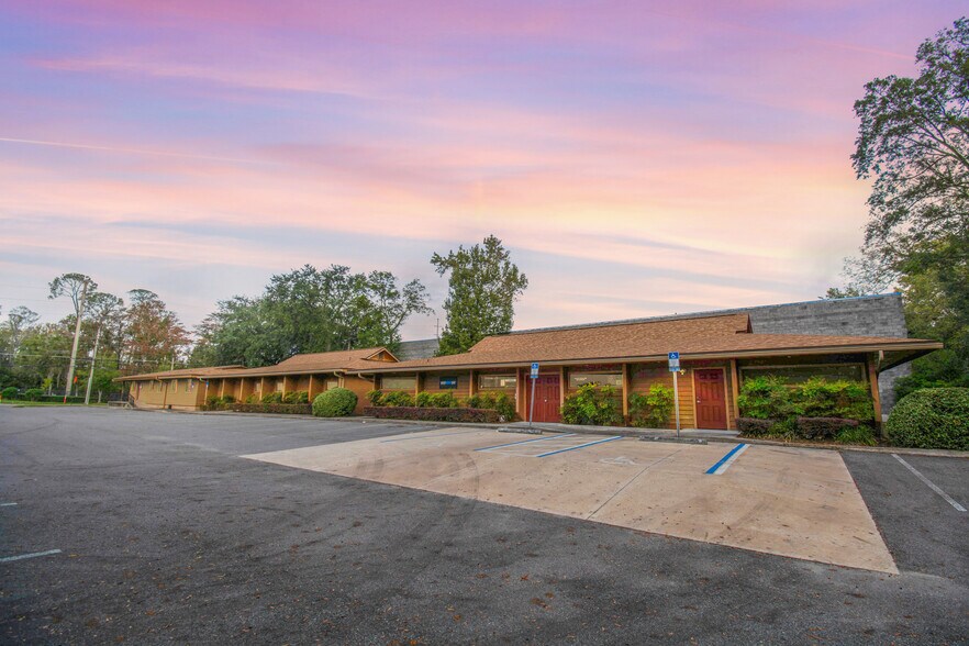 949 Lane Ave S, Jacksonville, FL for sale - Building Photo - Image 2 of 24