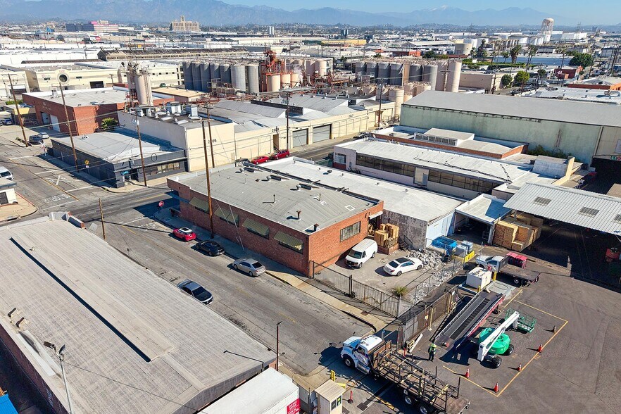 2302 E 38th St, Vernon, CA à vendre - Photo du bâtiment - Image 3 de 22