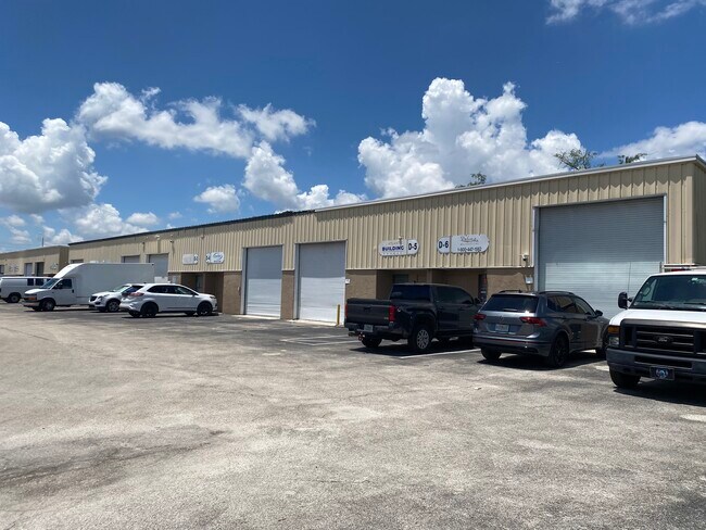 Plus de détails pour 163-175 Cleary Rd, West Palm Beach, FL - Local d'activités à louer