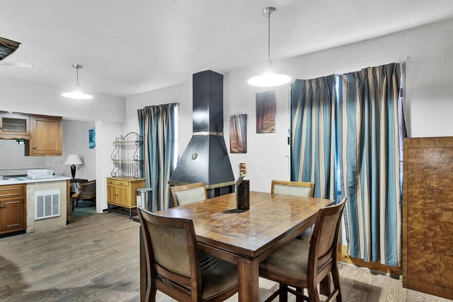 1421 5th Ave, New Kensington, PA à vendre - Photo du bâtiment - Image 3 de 14