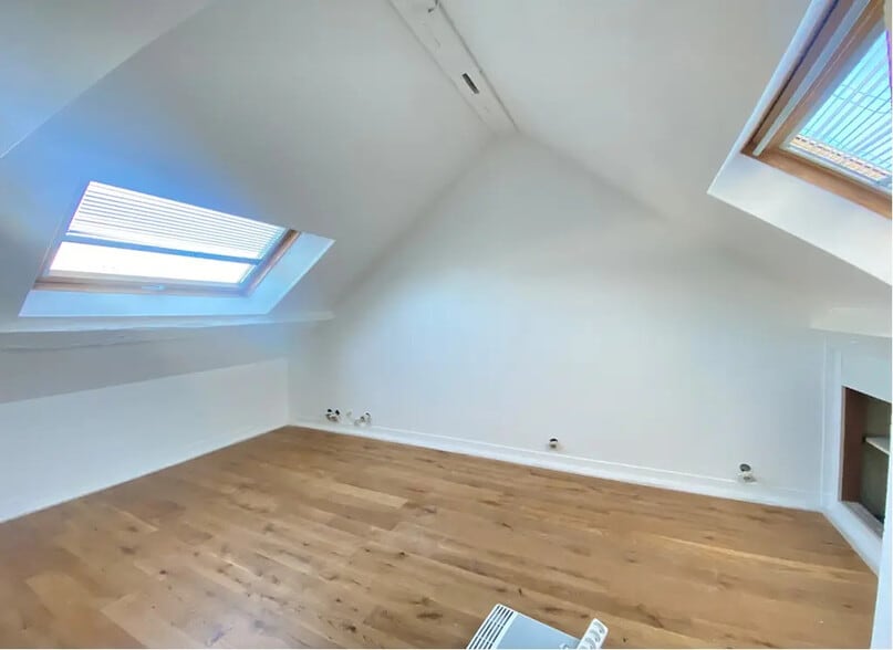 Office in Paris for lease - Building Photo - Image 2 of 6