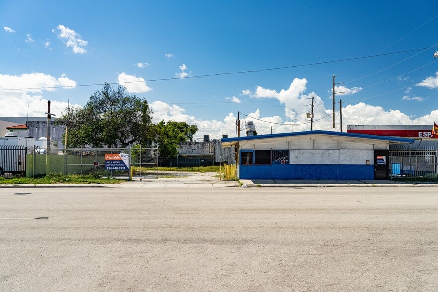 2200 NW 22nd Ave, Miami, FL for sale - Building Photo - Image 1 of 6