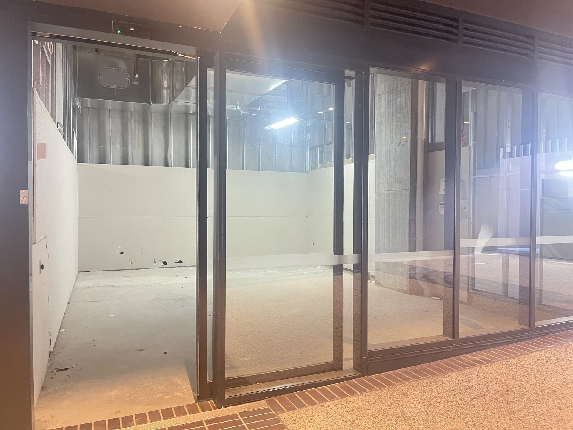 180-186 Burwood Rd, Burwood à louer Photo intérieure- Image 1 de 2