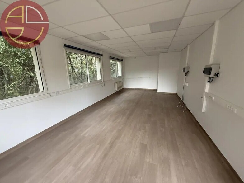 Office in Labège for lease - Interior Photo - Image 2 of 8