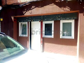 Plus de détails pour Multi-résidentiel à vendre