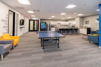 2800 S River Rd, Des Plaines, IL à louer Photo intérieure- Image 2 de 15