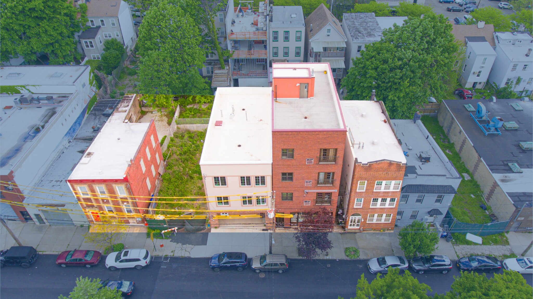 Montgomery Avenue portefeuille de 4 propriétés à vendre sur LoopNet.ca Photo du bâtiment- Image 1 de 6