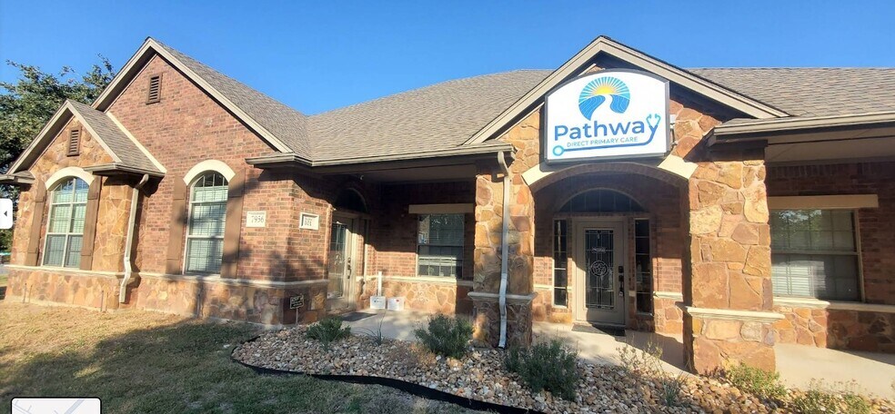7956 Davis Blvd, North Richland Hills, TX à louer - Photo du bâtiment - Image 2 de 7