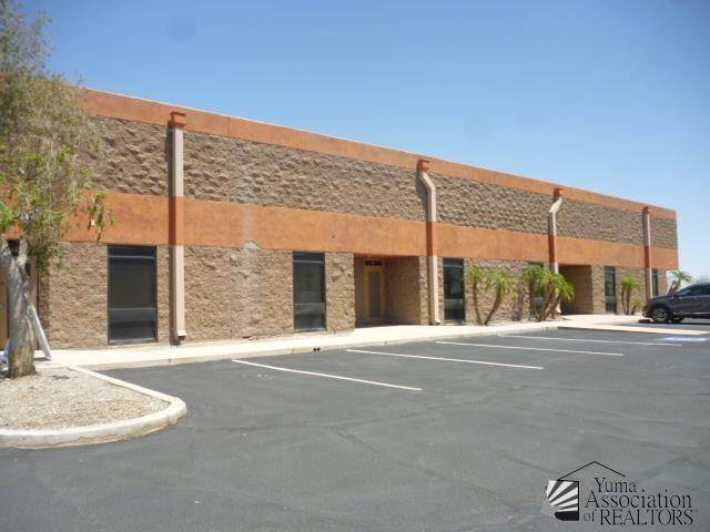 642 E 39th Pl, Yuma, AZ à louer - Photo du bâtiment - Image 3 de 39