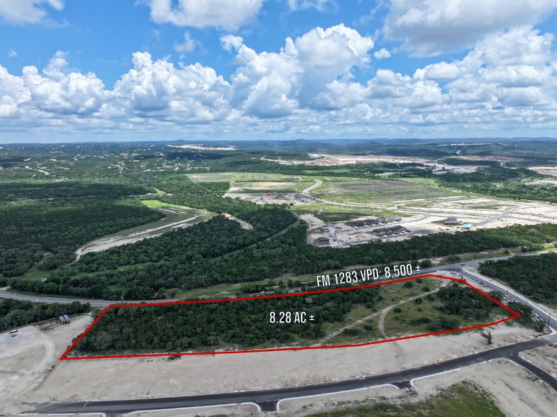 8 AC +/- on Fm 1283, Rio Medina, TX for sale - Building Photo - Image 3 of 6