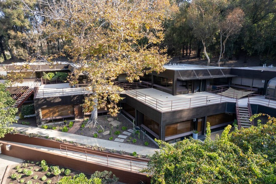 29350 Pacific Coast Hwy, Malibu, CA à vendre - Photo du bâtiment - Image 3 de 22