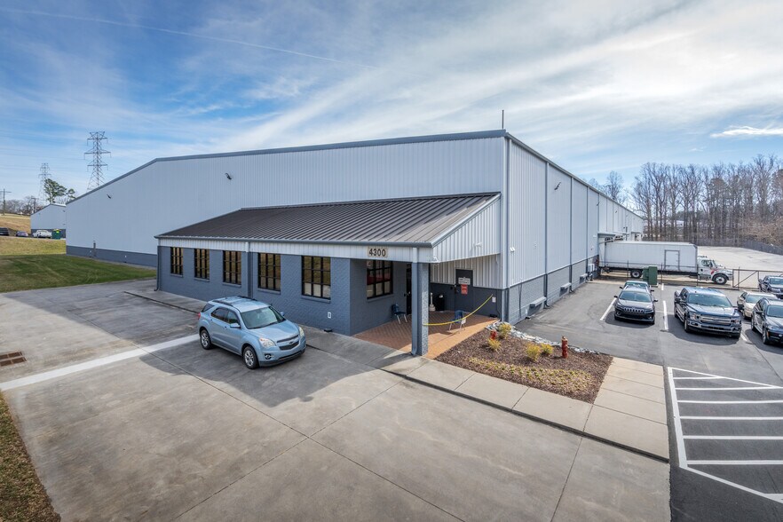 4300 Old Greensboro Rd, Winston-Salem, NC à louer - Photo principale - Image 1 de 15