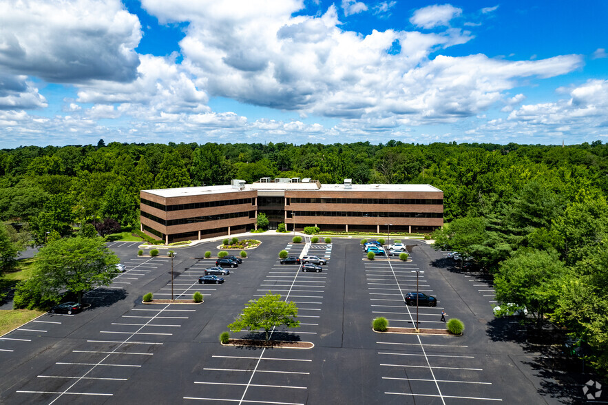 224 Strawbridge Dr, Moorestown, NJ for lease - Building Photo - Image 2 of 6