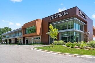 1724 S Luster Ave, Springfield, MO for lease Building Photo- Image 1 of 28