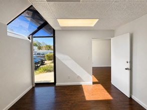 31121-31131 Via Colinas, Westlake Village, CA for lease Interior Photo- Image 1 of 7